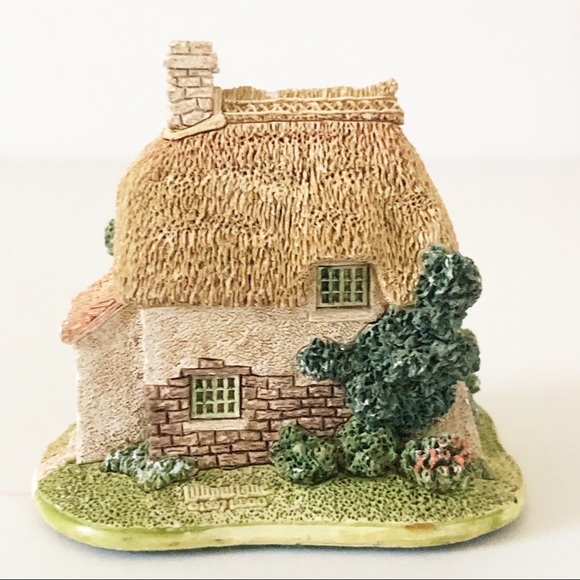 Lilliput Lane Rose Bouquet cottage w/box and deed - Picture 3 of 8